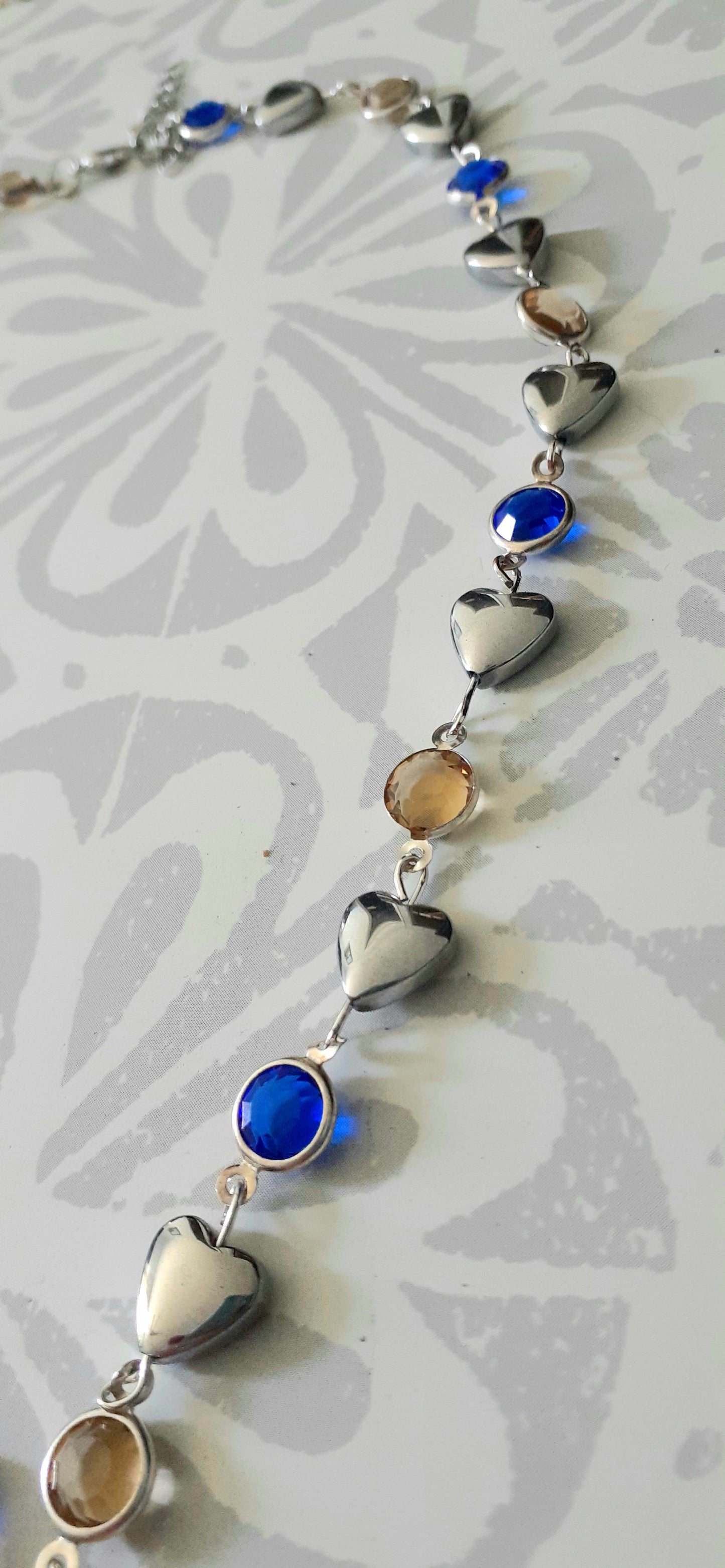 "Love in a Hockeytown", 12" L, "Y" Necklace